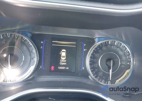 2017 Chrysler 200 Touring из США, поврежденный, VIN 1C3CCCFB2HN508200